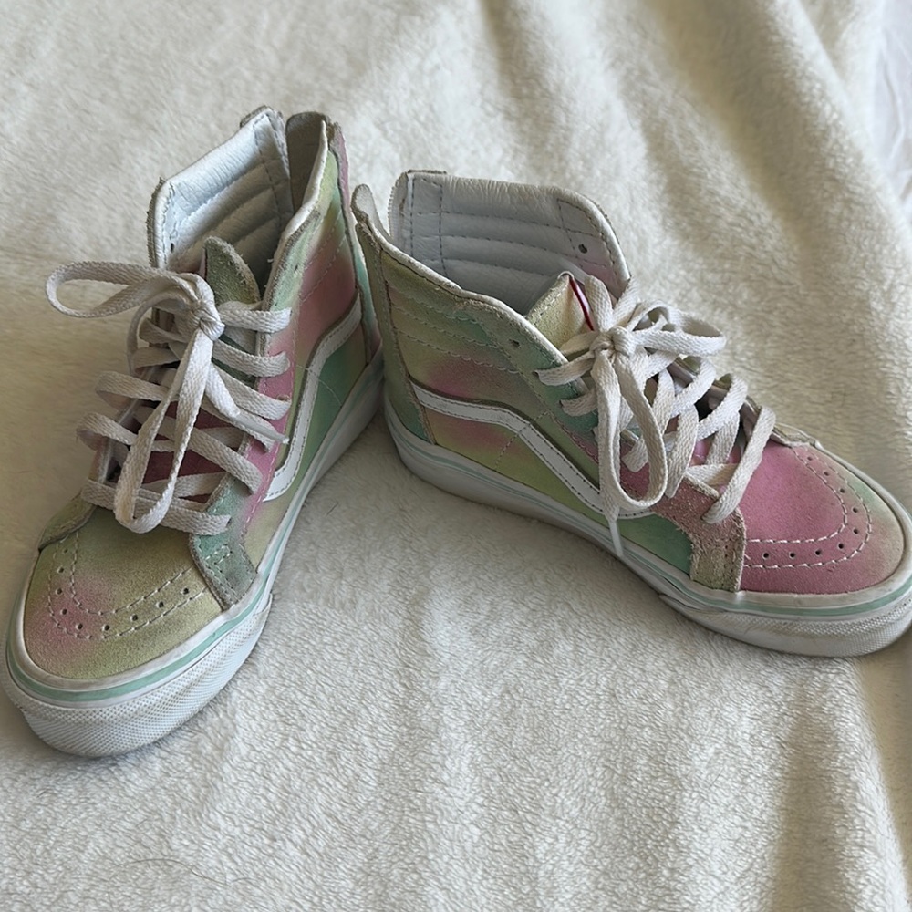 Girls size 11.5 high top vans with zipper